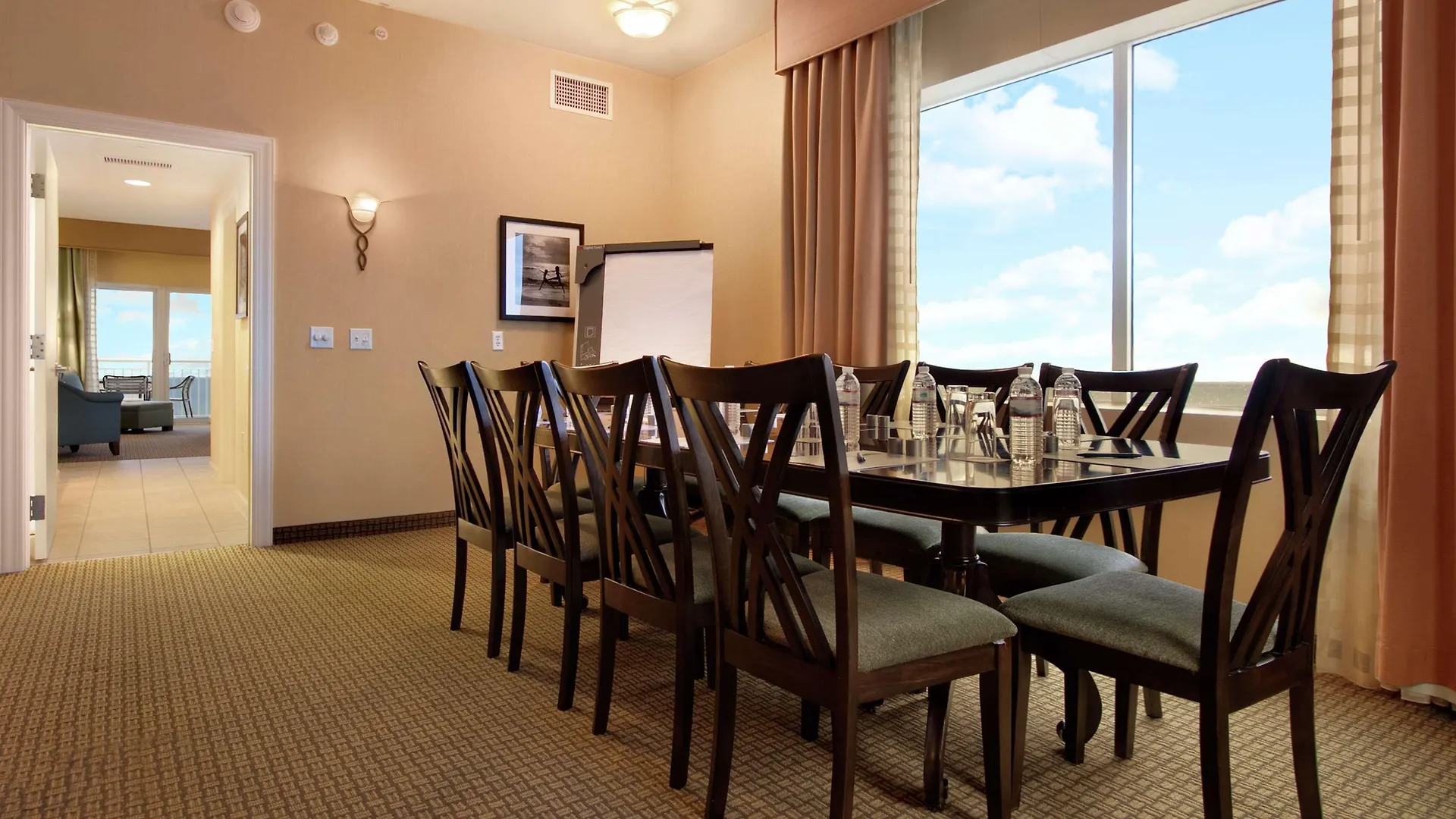 Hilton Suites Ocean City Oceanfront 4*,